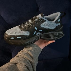Lightweight Men’s cyberpunk trainer sneakers tech wear